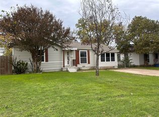 417 NE 35th St, Grand Prairie, TX 75050