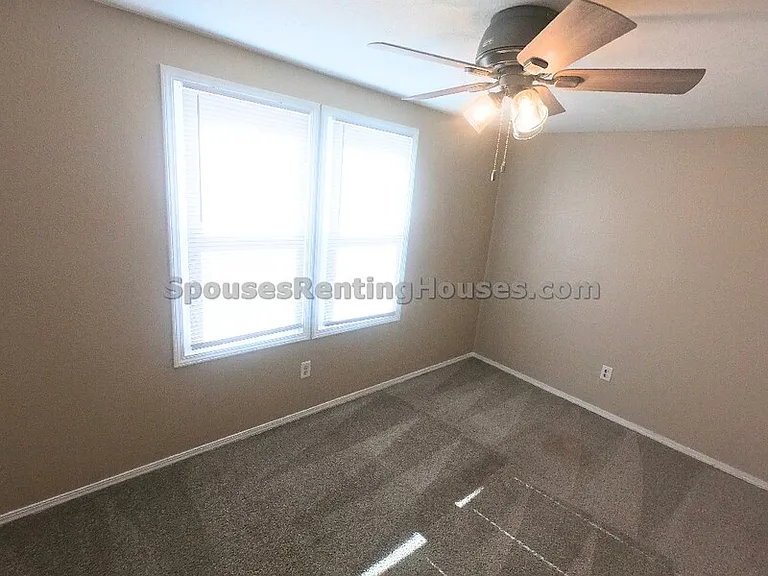 4017 E 11th St #1 — Photo 8