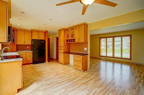 5117 Hackney Way Photo 1