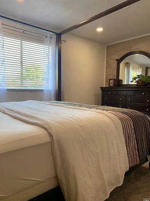 3 bed, 2.5 bath, 1576 sqft, $3,695 — Photo 2