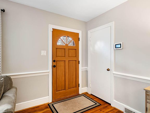 4th image of 417 W Maynard Ave