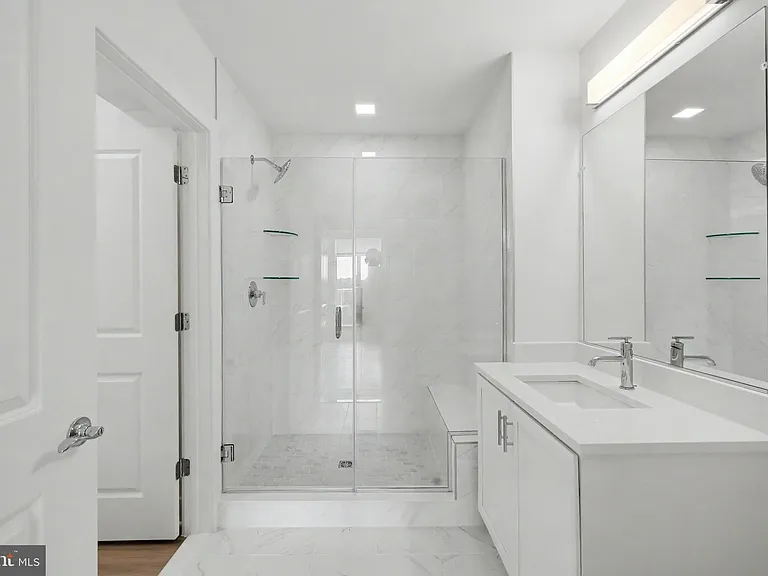 701 N Henry St #502 — Photo 46