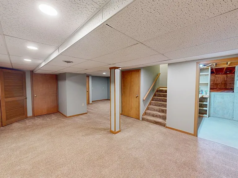 5790 Rushwood Dr — Photo 36