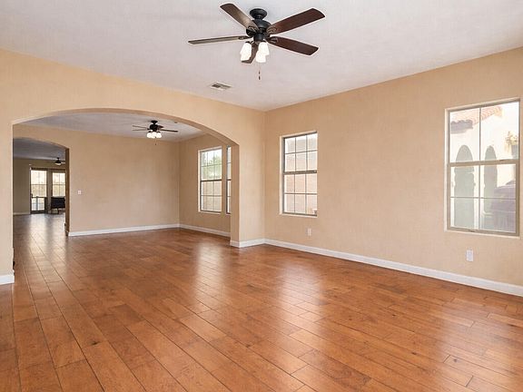 2nd image of 1310 E PARKVIEW Drive