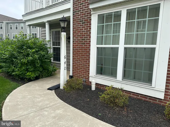 640 Whitetail Dr, Hummelstown, PA 17036