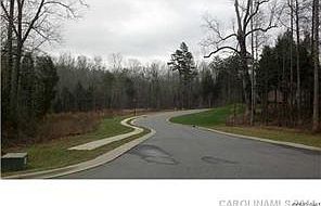 5th image of 6187 Fox Chase Dr
