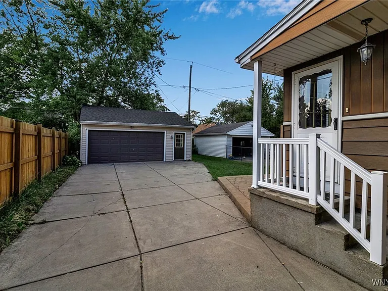 178 Wellington Ave — Photo 7