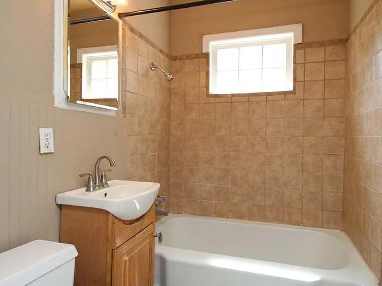 212 Goshen Ave — Photo 18