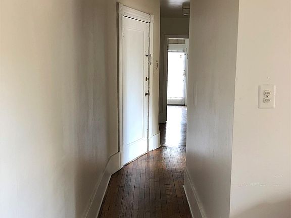 4th image of 104 N Harvie St APT 10