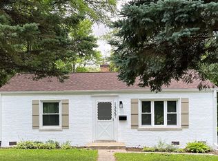 1335 College Ave, Wheaton, IL 60187