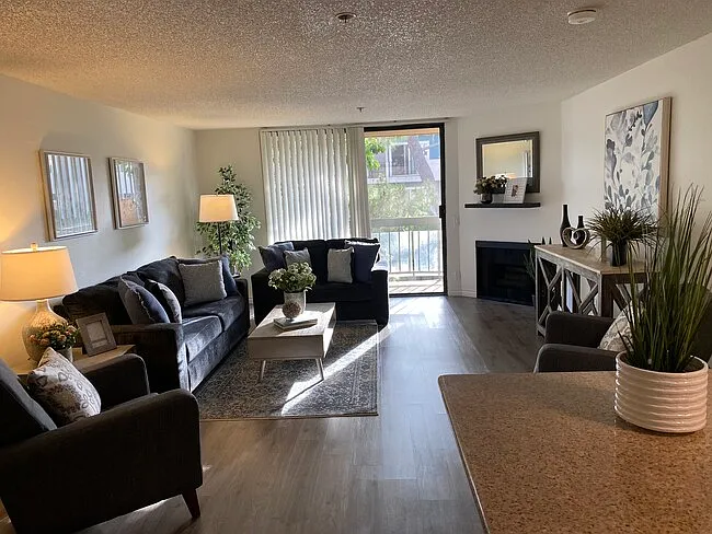 Westwood Executive House — Photo 13