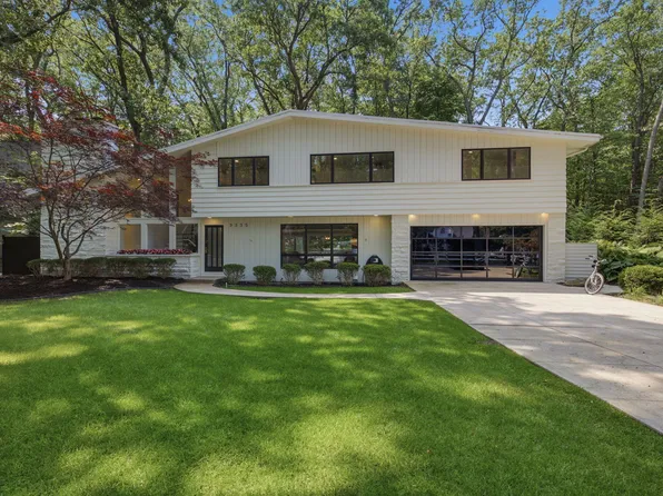 3335 Lasalle Trl, Michigan City, IN 46360
