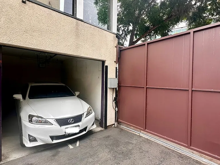 988 G St #31 — Photo 33