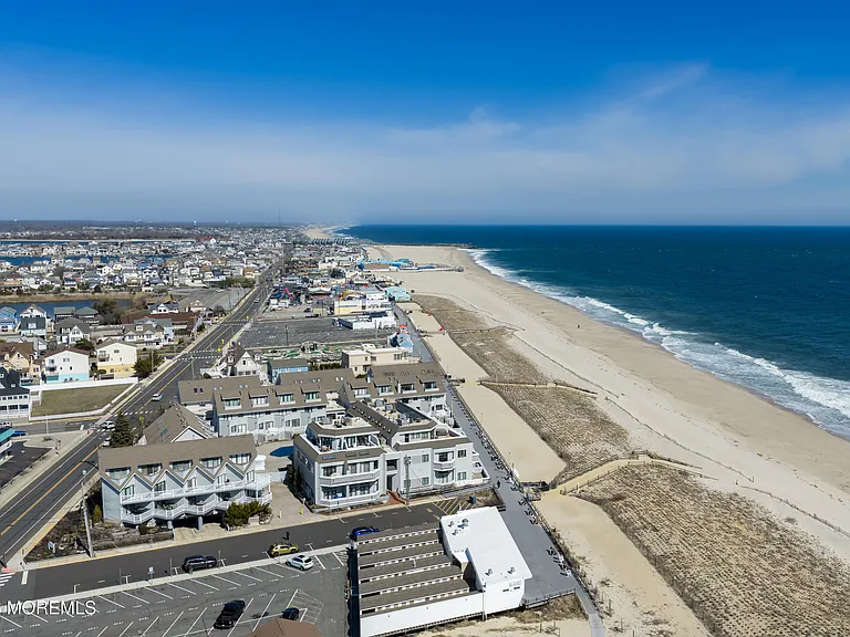 900 Ocean Ave #24 — Photo 48