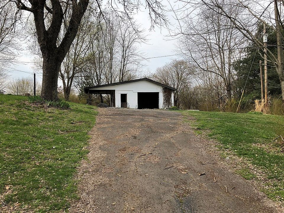 2nd image of 520 Capp Harlan Rd