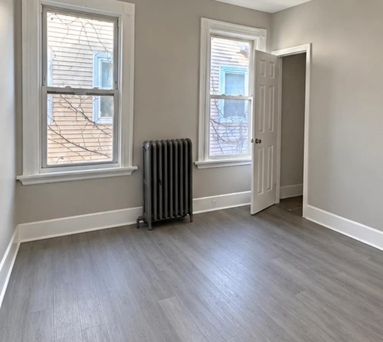 4 bed, 1.0 bath, 3129 sqft, $2,200 — Photo 4