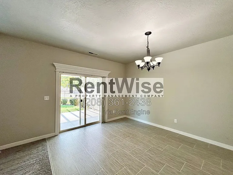 1897 N Justin Ave — Photo 6