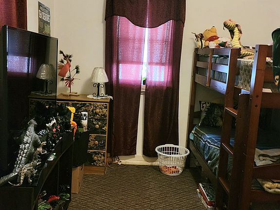 4th image of 210 Olive Ave