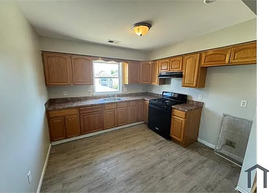 244 Nye Ave #2 — Photo 1
