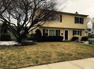 275 Jackson Ave, Syosset, NY 11791