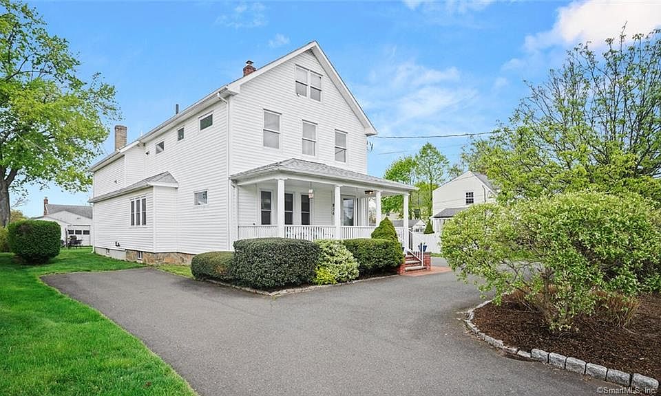 1st image of 826 Oldfield Rd