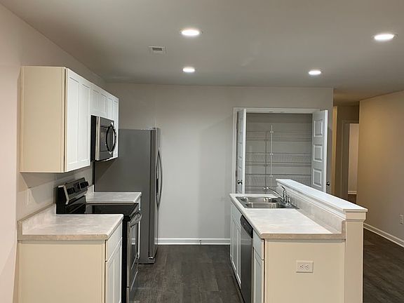 5th image of 2159 Kilpatrick Ln
