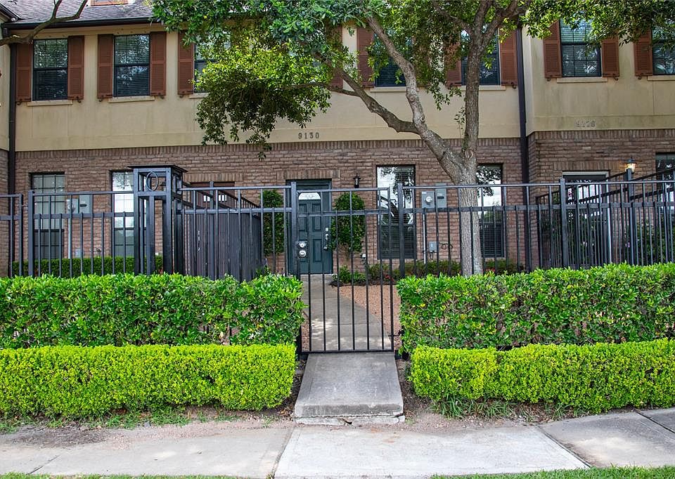 1st image of 9130 Lakes At 610 Dr
