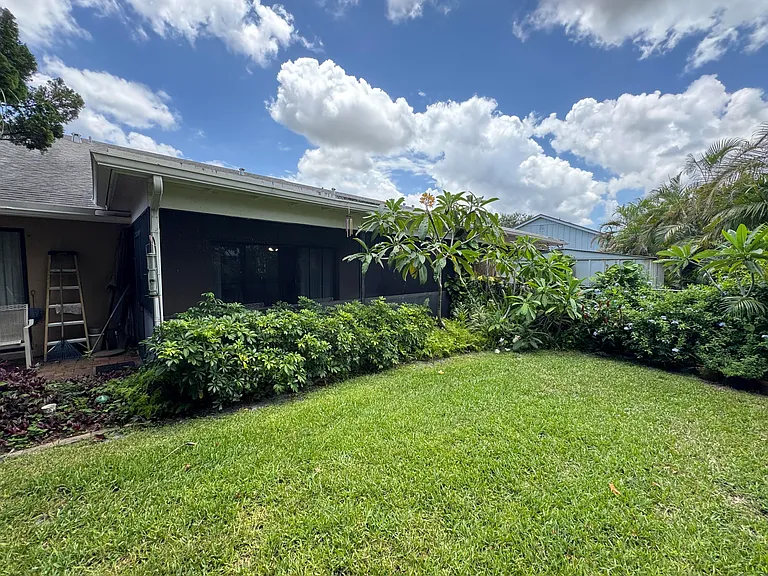 11894 Suellen Cir — Photo 3