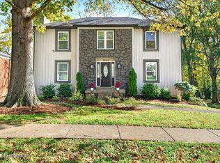 3220 Broeck Pointe Cir, Broeck Pointe, KY 40241