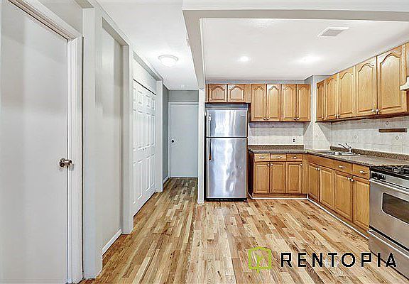 3rd image of 178 Throop Ave #2