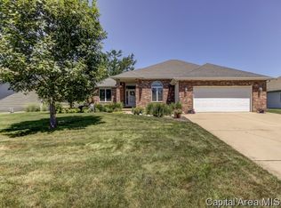 2217 Lake Crest Dr, Springfield, IL 62712