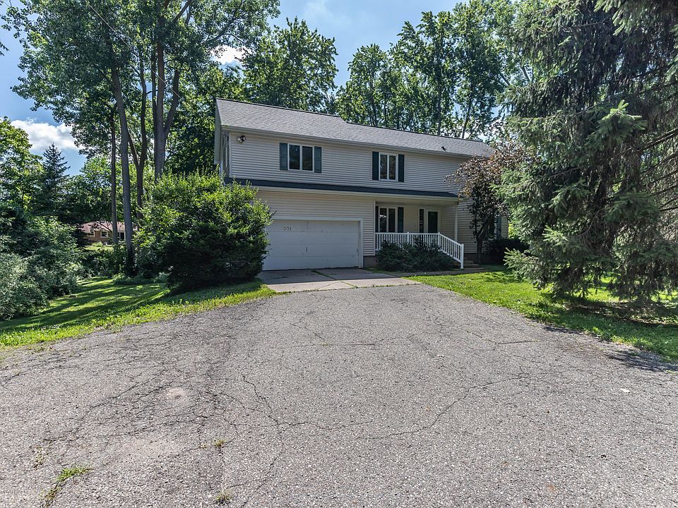 1st image of 601 Maine Ct