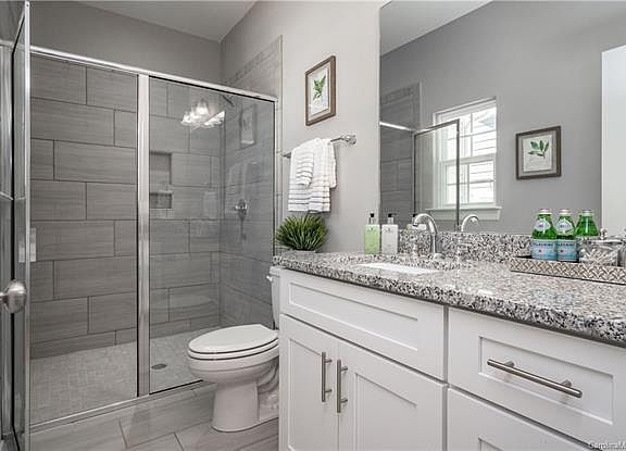 5th image of 303 N Aspen St #8