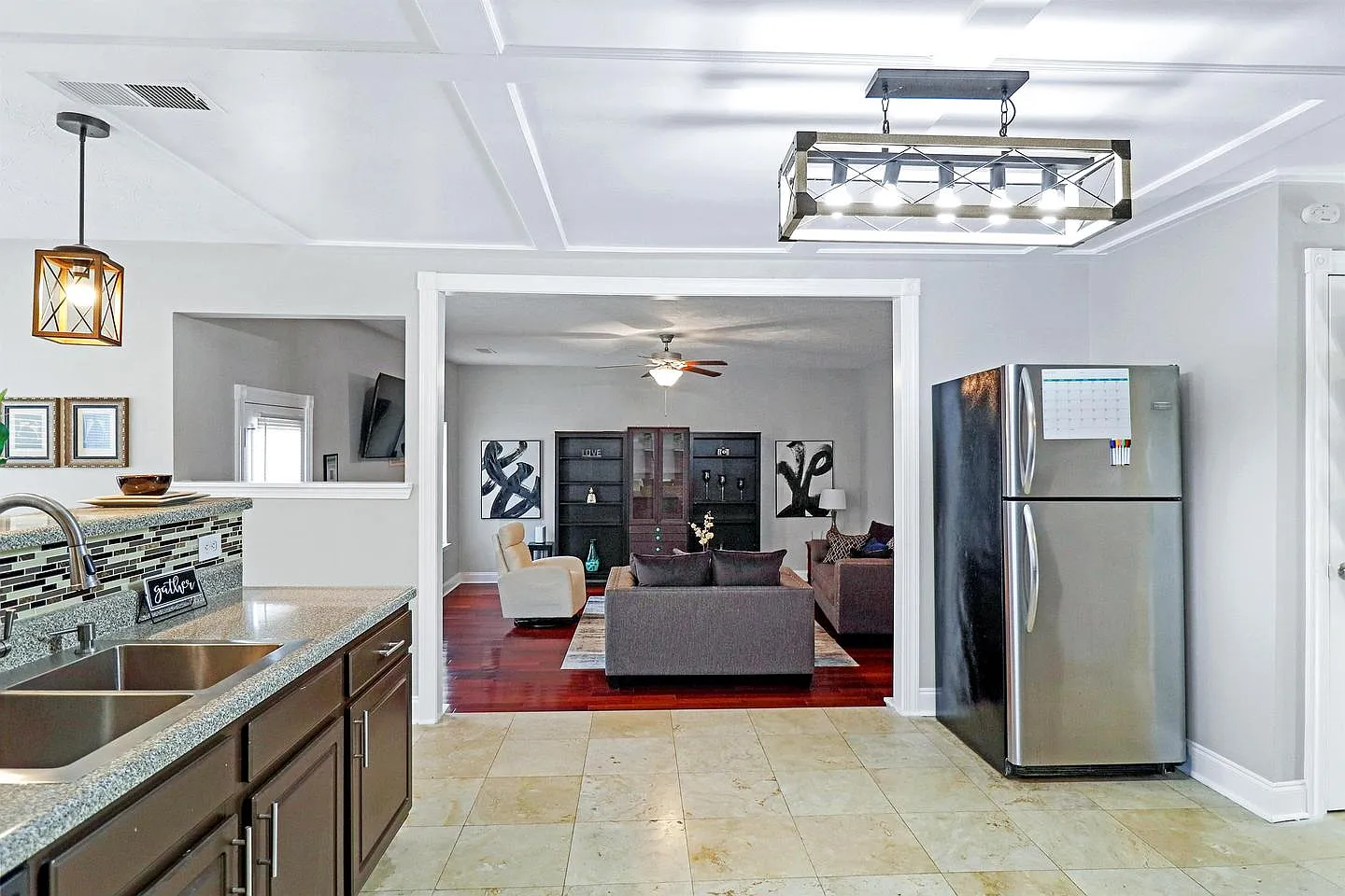 Charming Riverdale Home Great Space & Location! — Photo 4