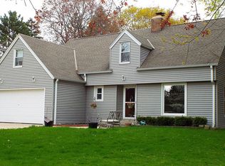 W277N1644 Lakeview Dr, Pewaukee, WI 53072