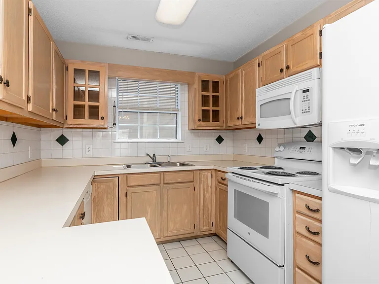 112 Dusty Trail Ln — Photo 15