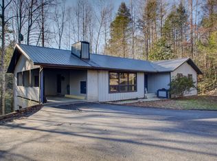 478 Mountain Baldy Rd, Gatlinburg, TN 37738