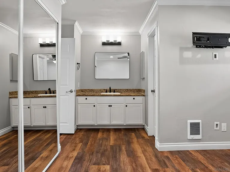 7988 Mission Center Ct #C — Photo 17