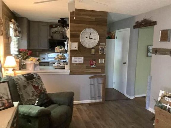 4th image of 1428 Twin Pines Ct
