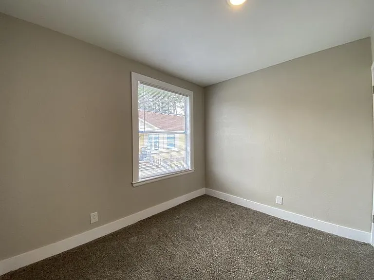 808 Jane Dr — Photo 6