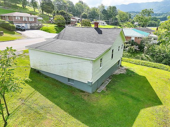 4th image of 379 Freedom Ave