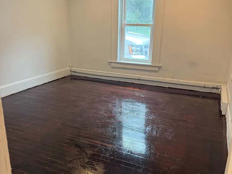 320 Strode Ave #4 — Photo 2