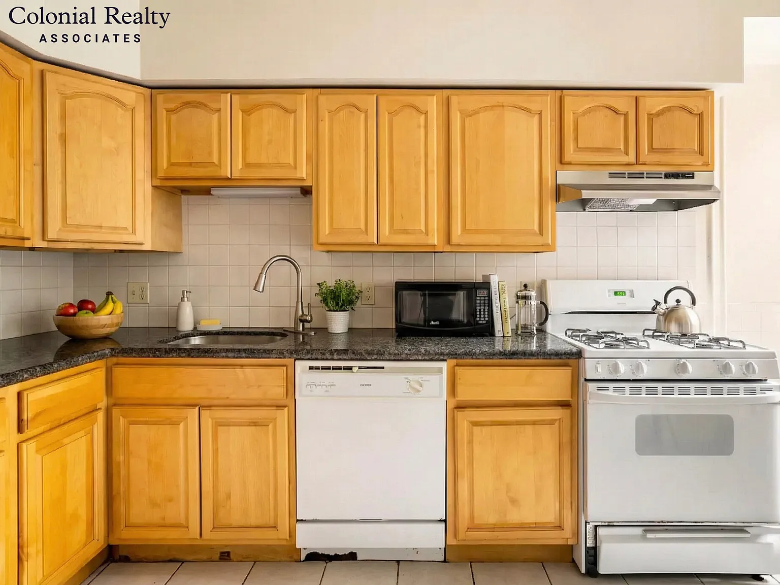 4 bed, 2.0 bath, $5,150 — Photo 3