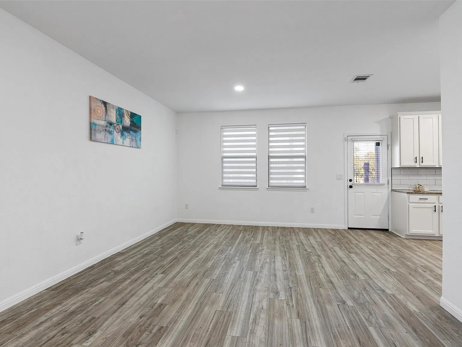4 bed, 2.5 bath, 1931 sqft, $2,000 — Photo 4