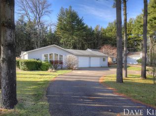 742 Edgecreek Dr, Wayland, MI