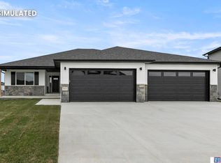 1416 N 104th St, Lincoln, NE 68527