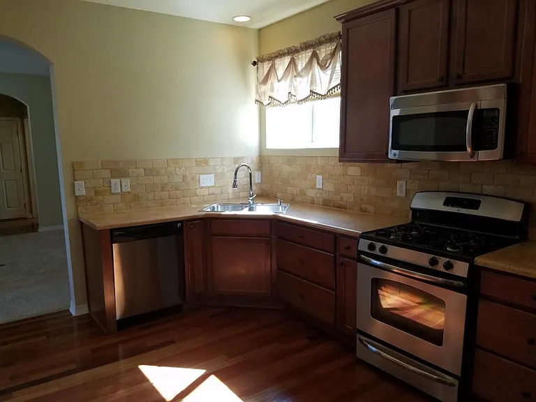 2370 Windmill Dr — Photo 9