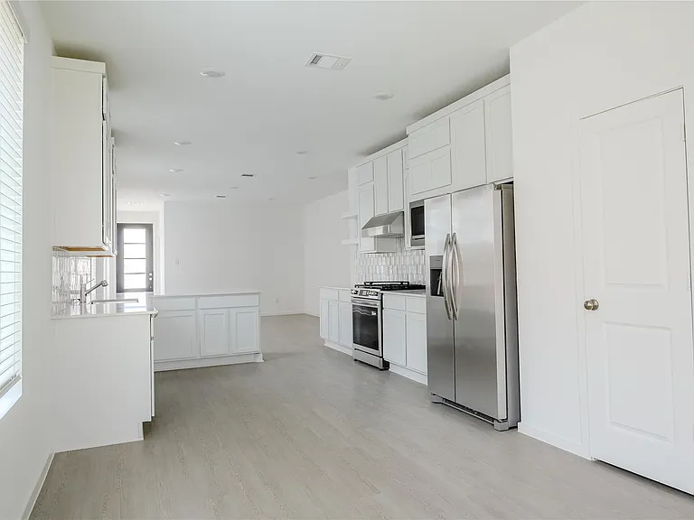 6415 Orchid Beach Dr — Photo 8