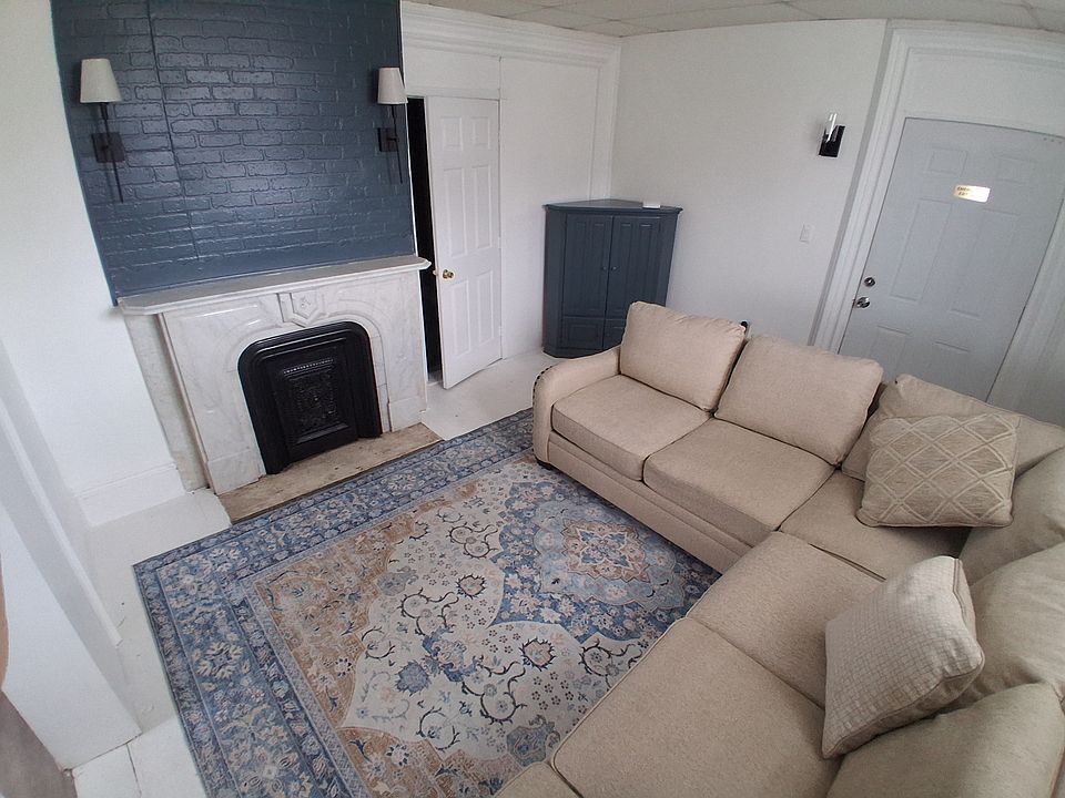 1st image of 76 Silver Ln #76B