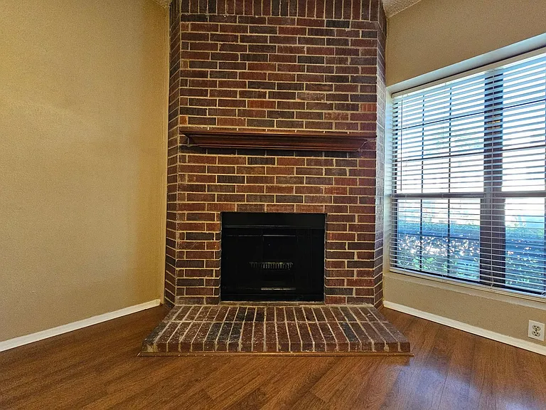 202 Samuel Blvd #3C — Photo 7